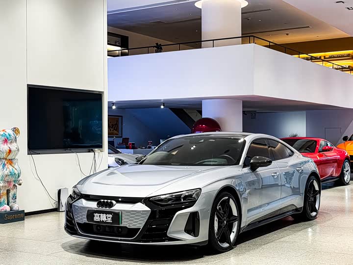 Фото 1 - Audi RS e-tron GT