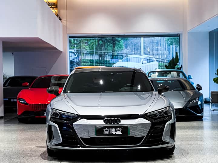 Фото 2 - Audi RS e-tron GT