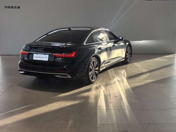 Фото 6 - Audi A6L