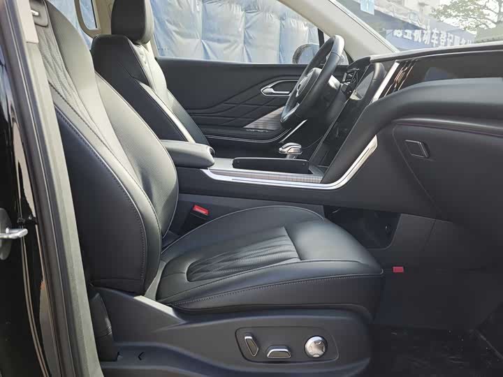 Фото 8 - Hongqi HS7 Hybrid