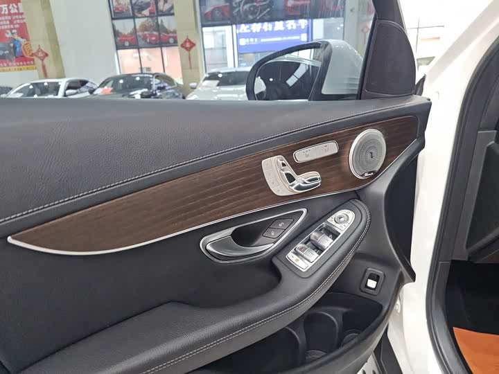 Фото 5 - Mercedes-Benz GLC-Class