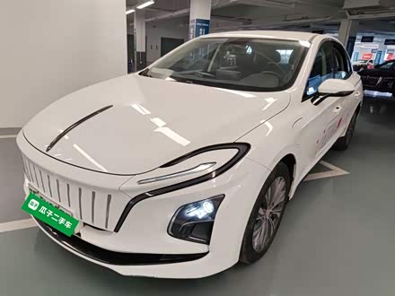 Фото 1 - Hongqi E-QM5