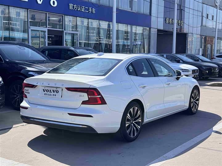 Фото 4 - Volvo S60