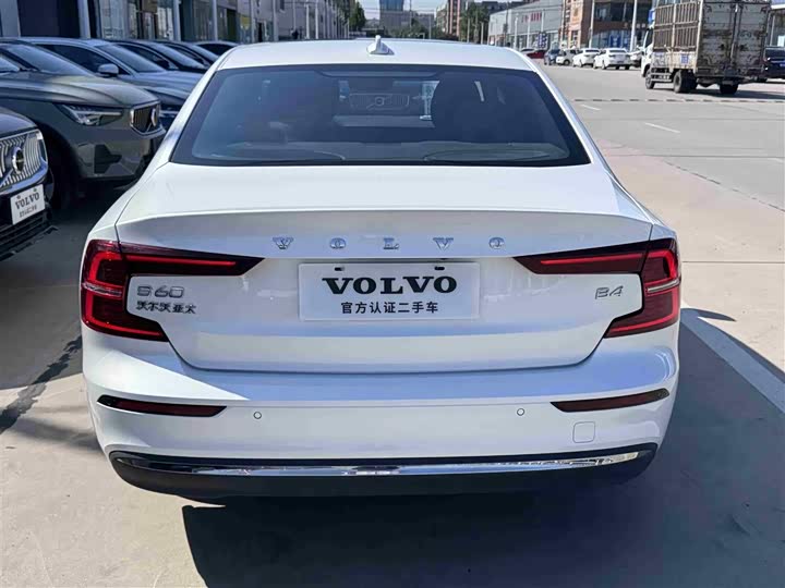 Фото 5 - Volvo S60