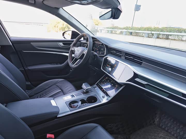 Фото 7 - Audi A6