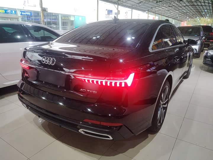 Фото 7 - Audi A6L