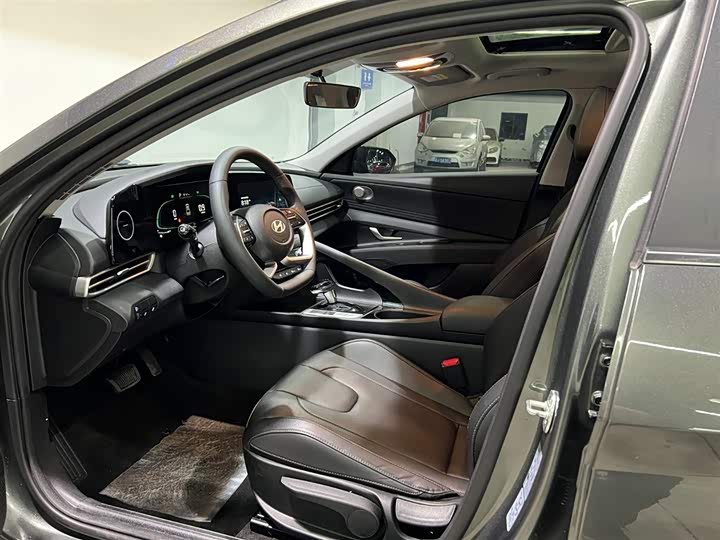 Фото 8 - Hyundai Elantra N line