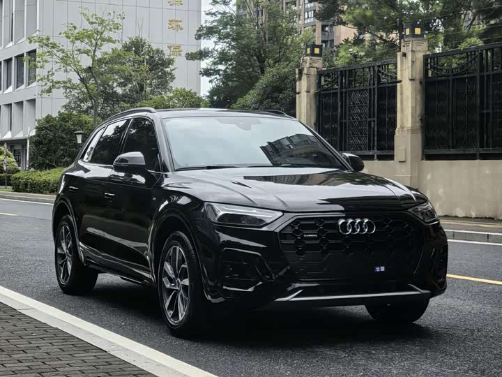 Фото 3 - Audi Q5L