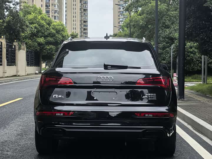 Фото 4 - Audi Q5L