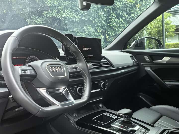 Фото 7 - Audi Q5L