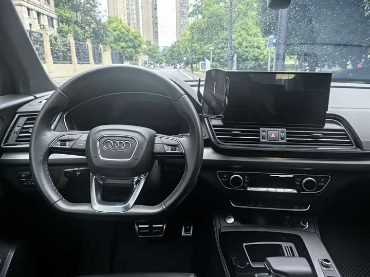 Фото 8 - Audi Q5L