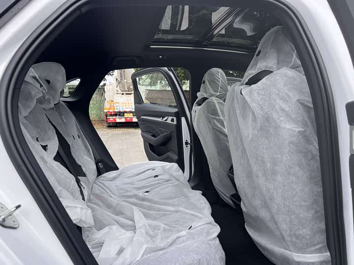 Photo 8 - Geely Preface