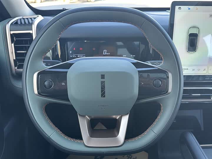 Фото 8 - Chery iCar 03