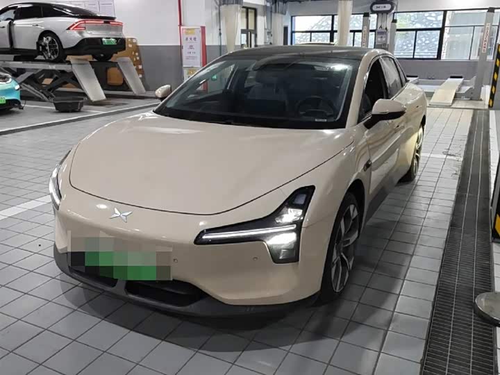 Фото 1 - XPeng Mona M03