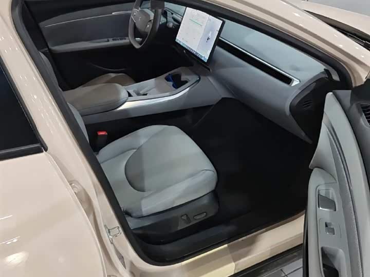 Фото 7 - XPeng Mona M03