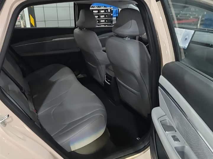 Фото 8 - XPeng Mona M03