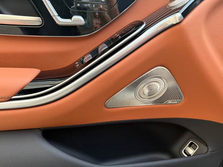 Фото 9 - Mercedes-Benz S-Class