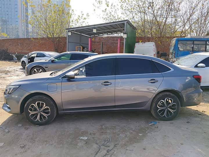 Фото 5 - Roewe i6 Max EV