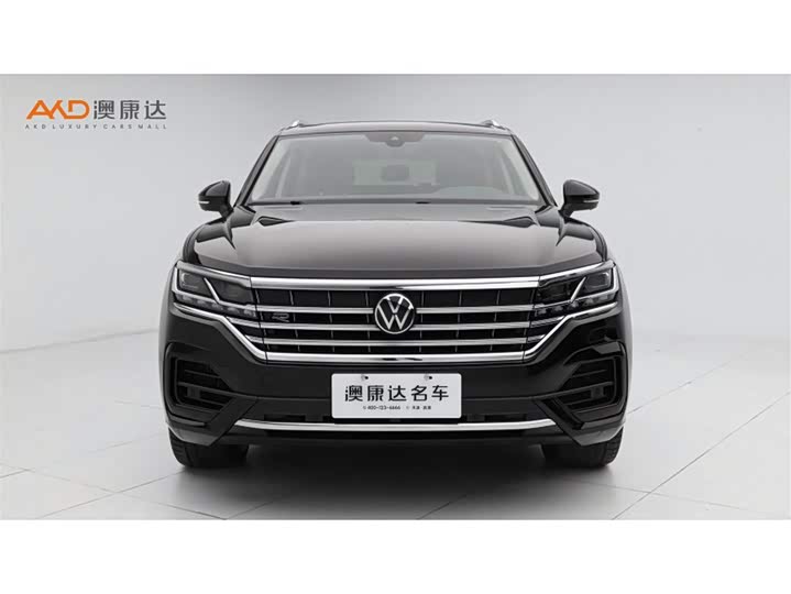 Фото 2 - Volkswagen Touareg