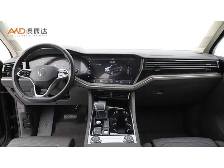 Фото 5 - Volkswagen Touareg