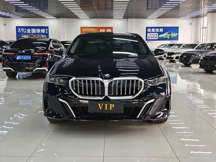 Фото 2 - BMW 5 Series