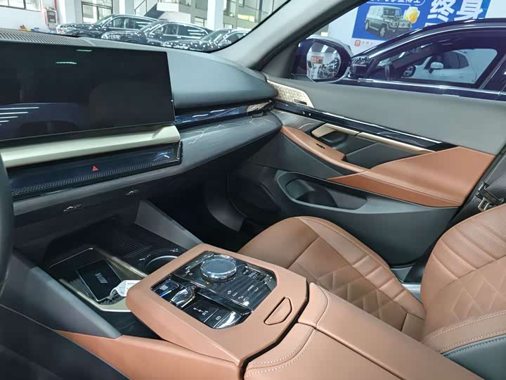 Фото 9 - BMW 5 Series