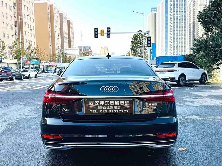 Фото 4 - Audi A6L