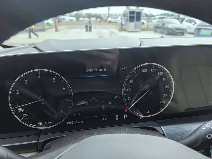 Фото 8 - Buick GL8 ES