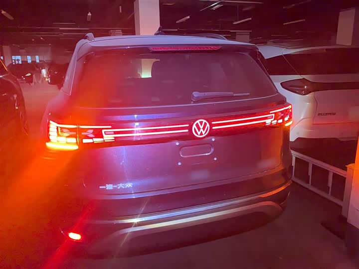 Фото 6 - Volkswagen ID.6 Crozz