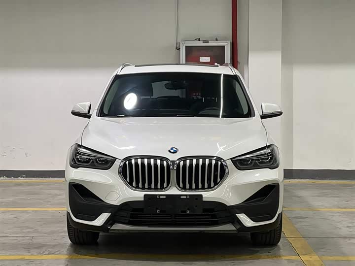Фото 2 - BMW X1