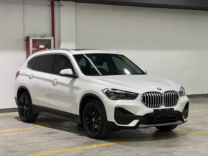Фото 3 - BMW X1