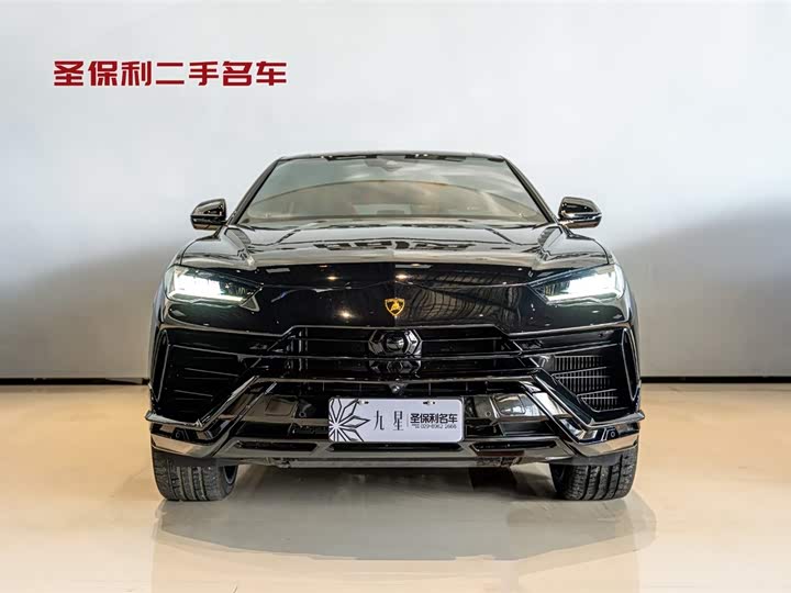 Фото 2 - Lamborghini Urus