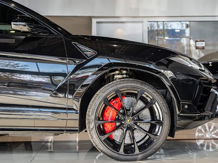 Фото 5 - Lamborghini Urus