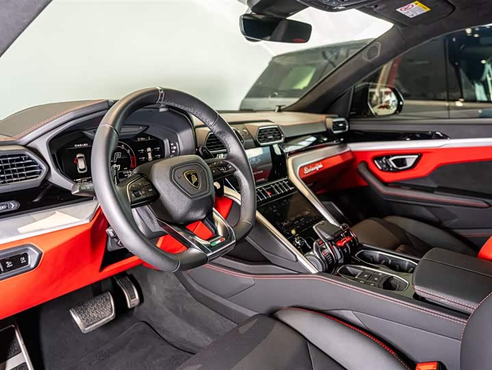 Фото 6 - Lamborghini Urus