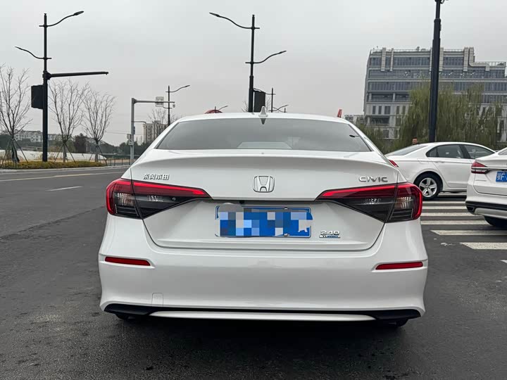 Фото 8 - Honda Civic