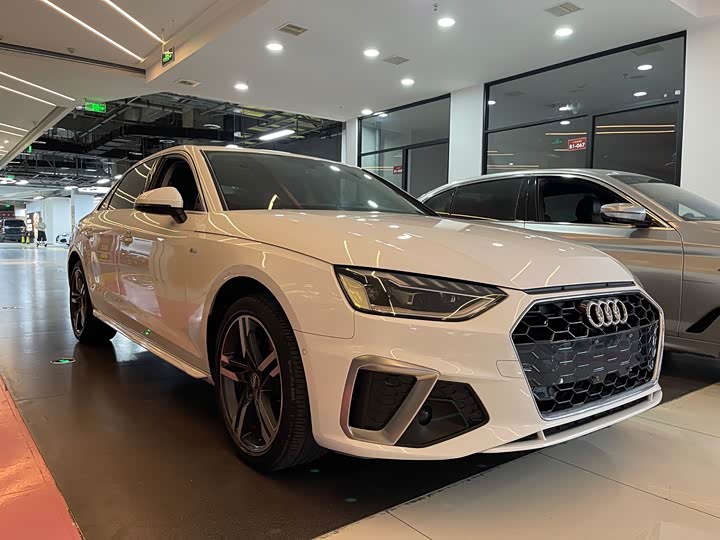 Фото 3 - Audi A4L