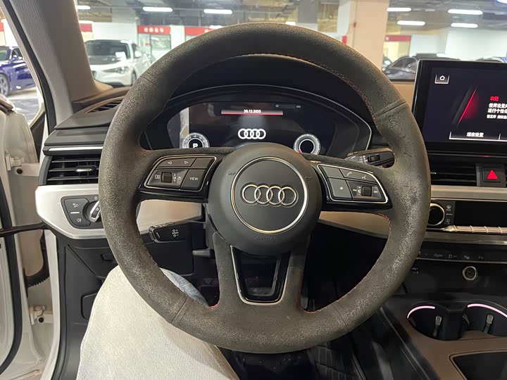 Фото 7 - Audi A4L