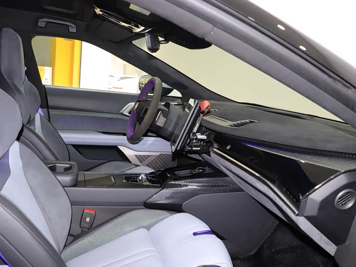 Фото 9 - HiPhi Z