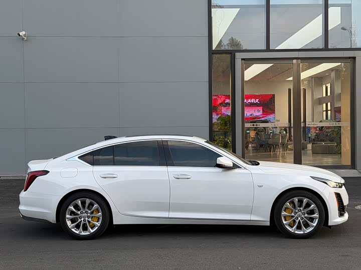 Фото 4 - Cadillac CT5