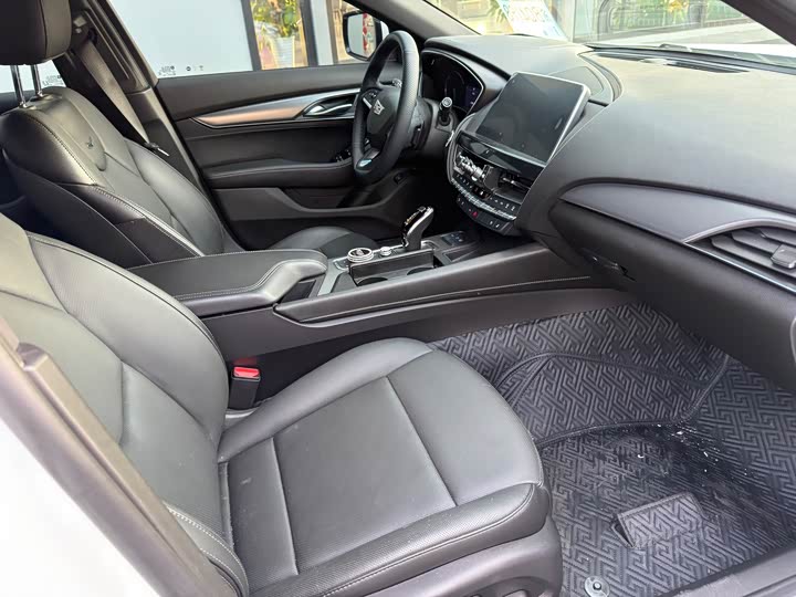 Фото 8 - Cadillac CT5