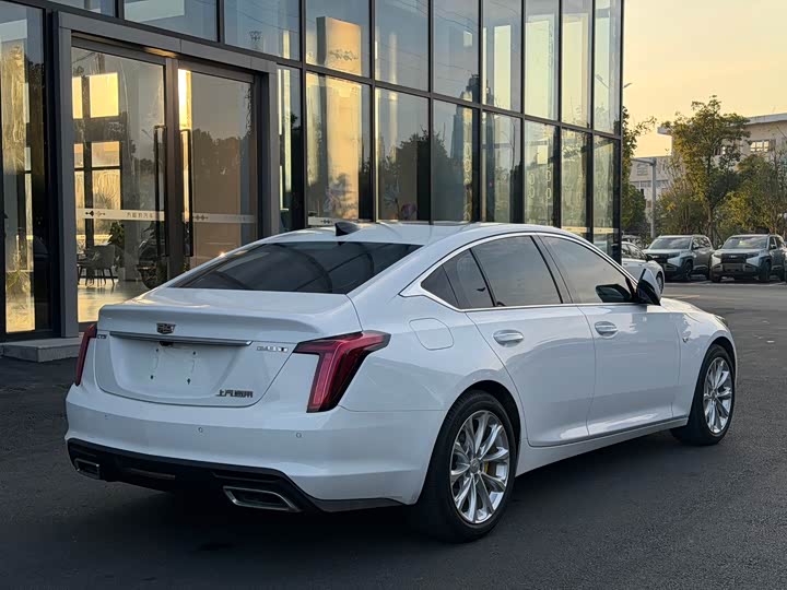 Фото 9 - Cadillac CT5