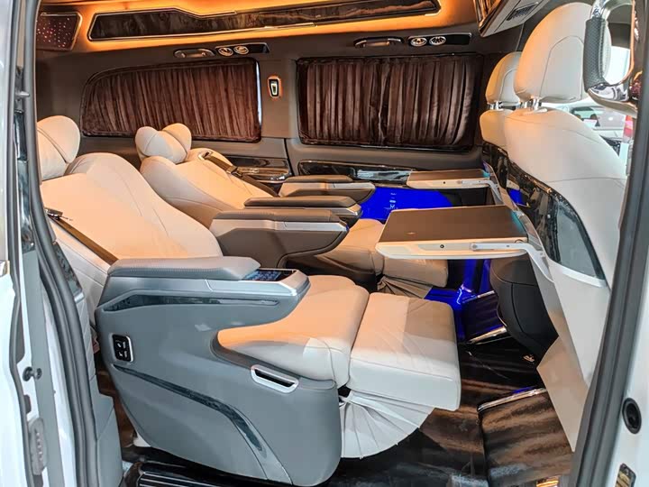 Фото 9 - Mercedes-Benz Vito