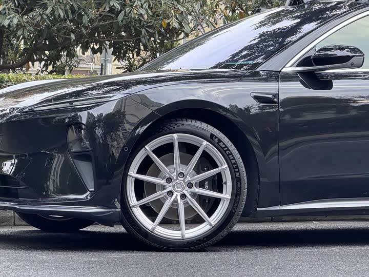 Фото 6 - Nio ET5T