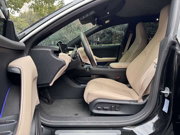 Фото 8 - Nio ET5T