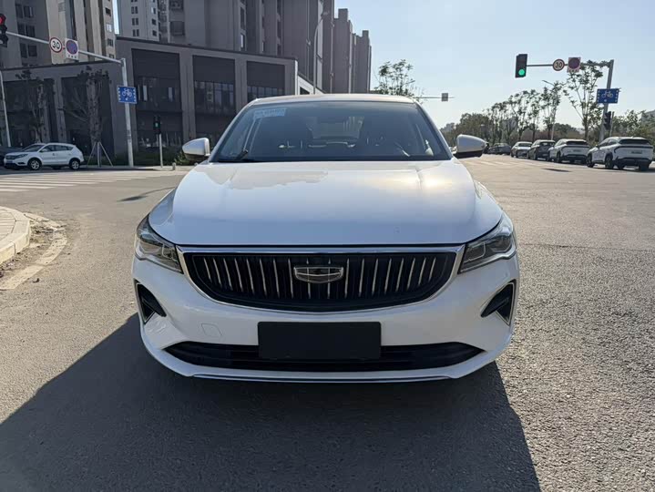 Фото 2 - Geely Emgrand