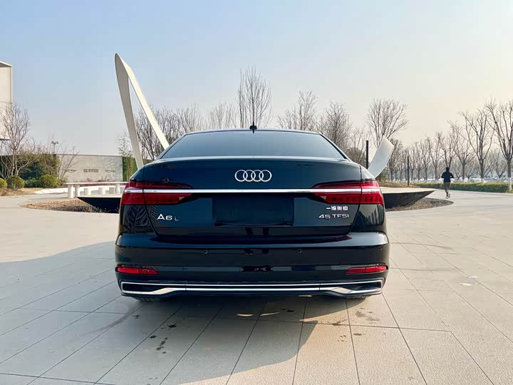 Фото 8 - Audi A6L