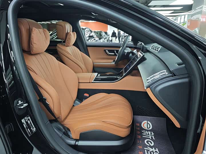 Фото 9 - Mercedes-Benz S-Class