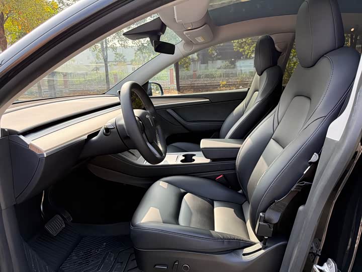 Фото 4 - Tesla Model Y