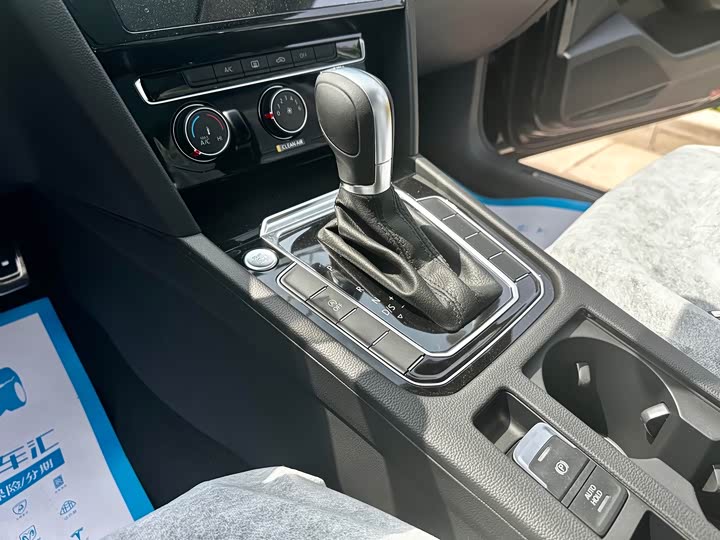 Фото 11 - Volkswagen Magotan