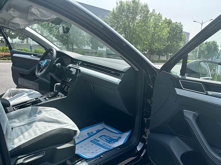 Фото 13 - Volkswagen Magotan